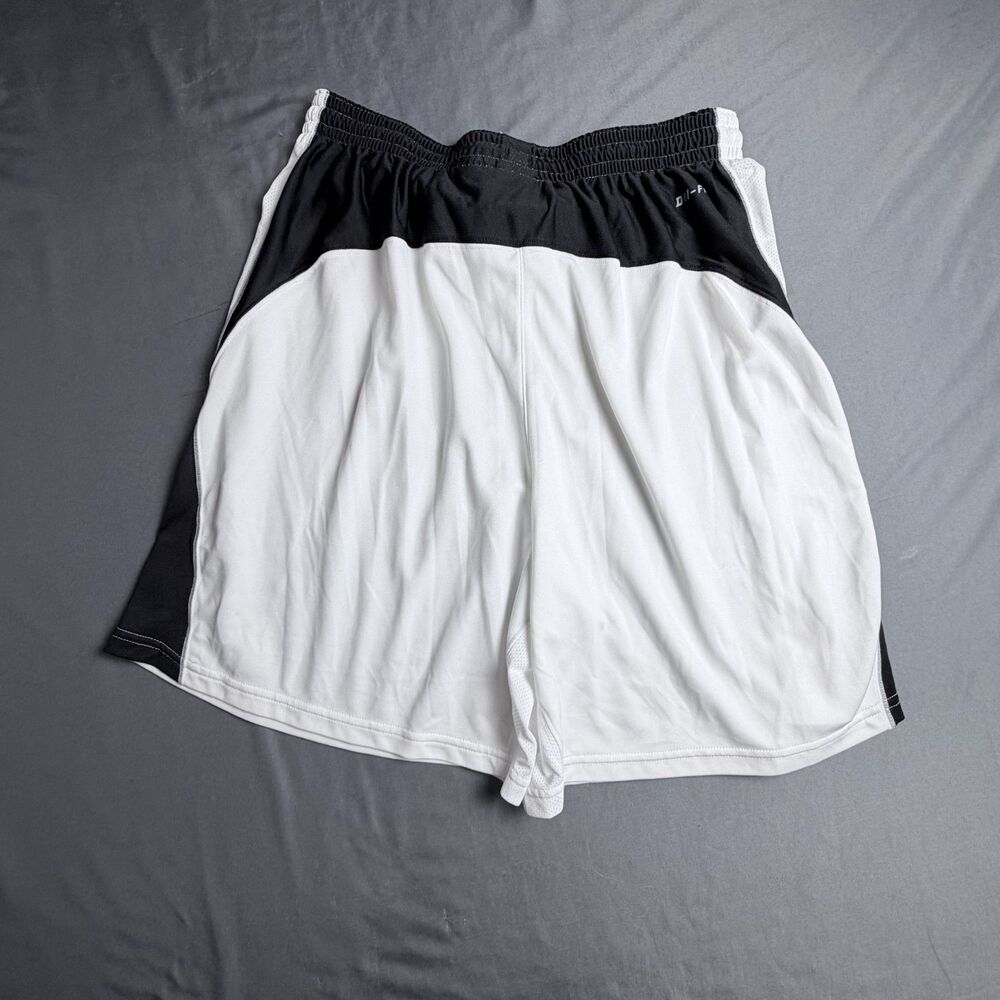 Men NIKE White XL DriFit Shorts Vented Thing Lightweight Training Athletic Sport